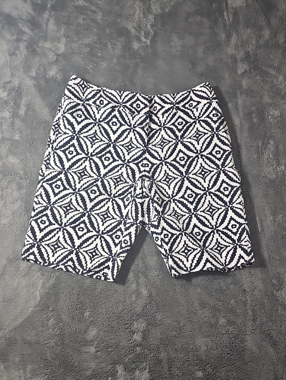 Dana Buchman Women's Blue & White Geometric Print Cotton Shorts Size 6